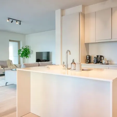 Sunny Seaview Sanctuary In W Parking * Ostend