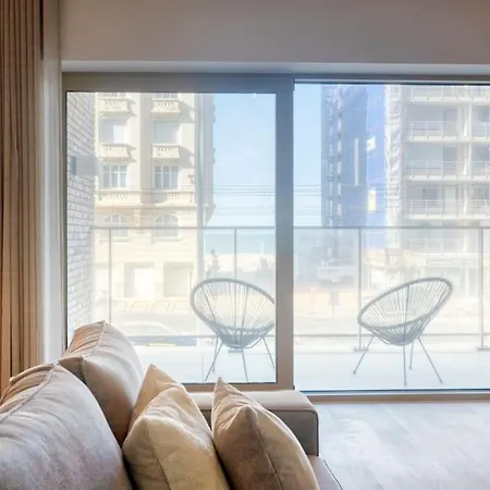 Sunny Seaview Sanctuary In W Parking Апартаменты *