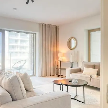 Sunny Seaview Sanctuary In W Parking Апартаменты *