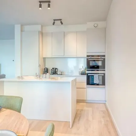 Апартаменти Sunny Seaview Sanctuary In W Parking Остенде