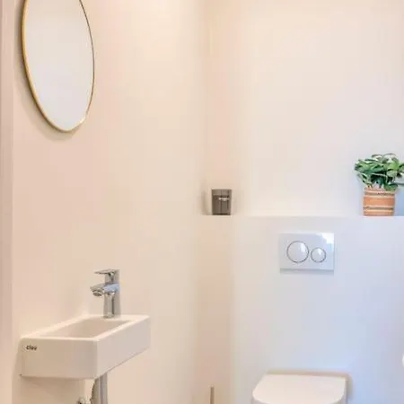 Apartamento Sunny Seaview Sanctuary In W Parking