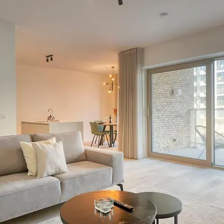 Апартаменти Sunny Seaview Sanctuary In W Parking *