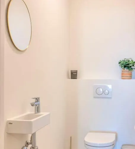 公寓 Sunny Seaview Sanctuary In W Parking